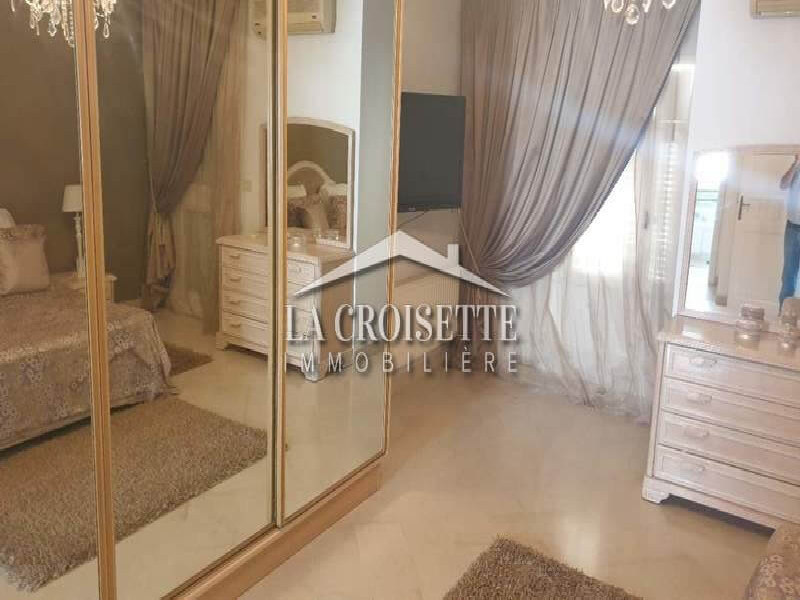 Un triplex S+6 meublé à La Marsa